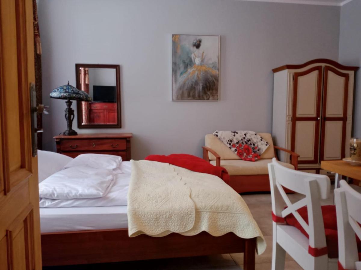 Sunny Bear Bed & Breakfast Jelenia Góra Extérieur photo
