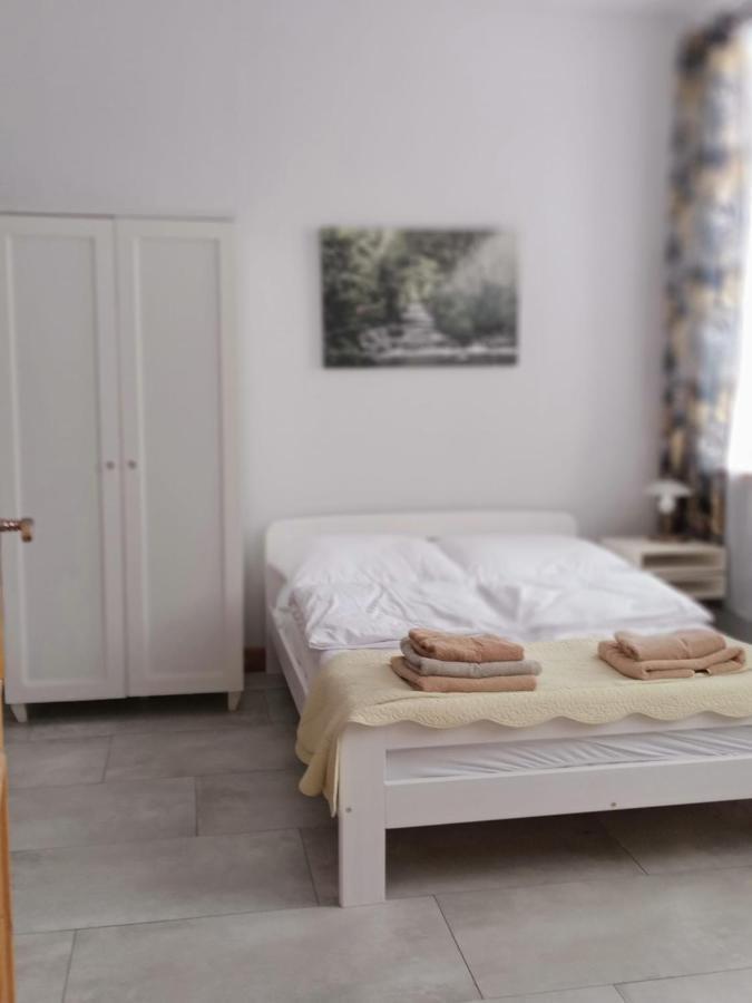 Sunny Bear Bed & Breakfast Jelenia Góra Extérieur photo