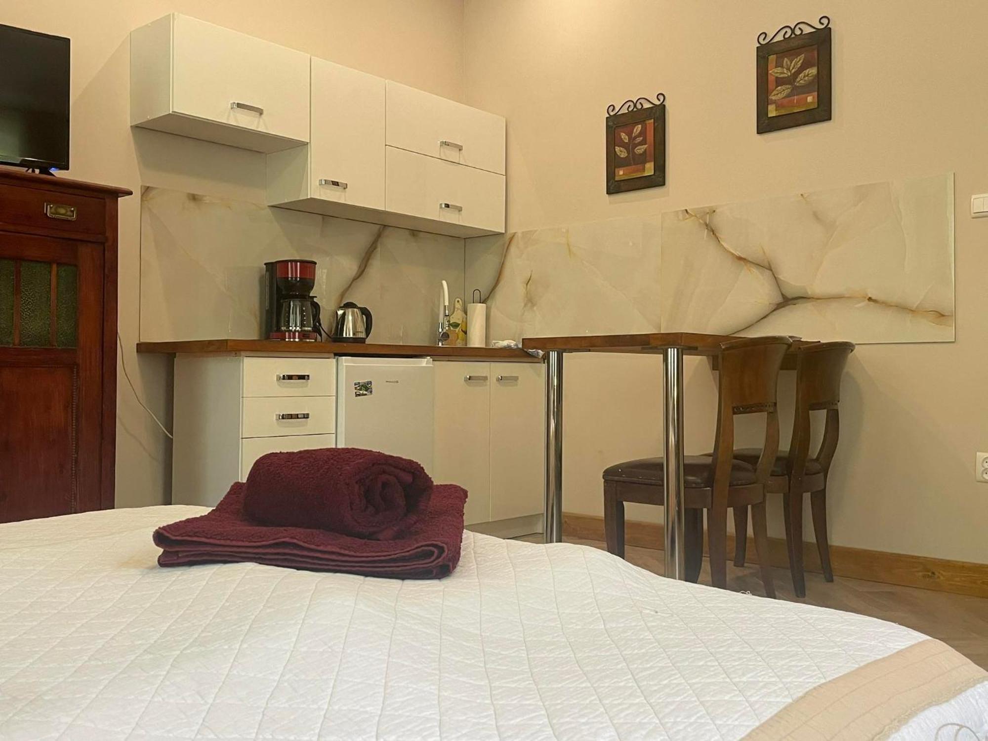 Sunny Bear Bed & Breakfast Jelenia Góra Extérieur photo